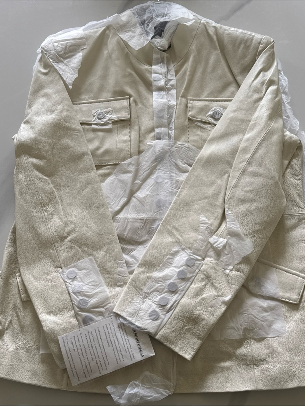 NWT - ladies leather jacket by Guillaume in large - ivory